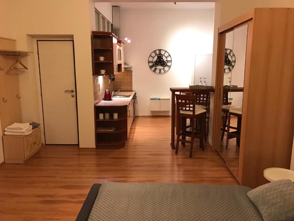 Ski & bike apartmány room 2